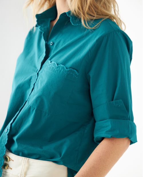 Camisa con detalles bordados para mujer