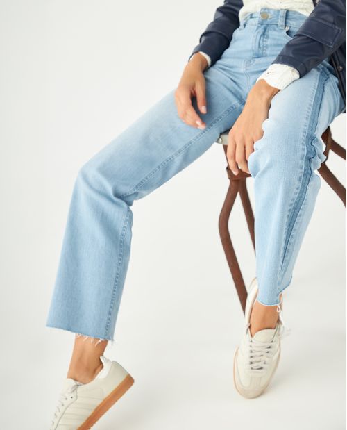 Jean Straight tono claro para mujer