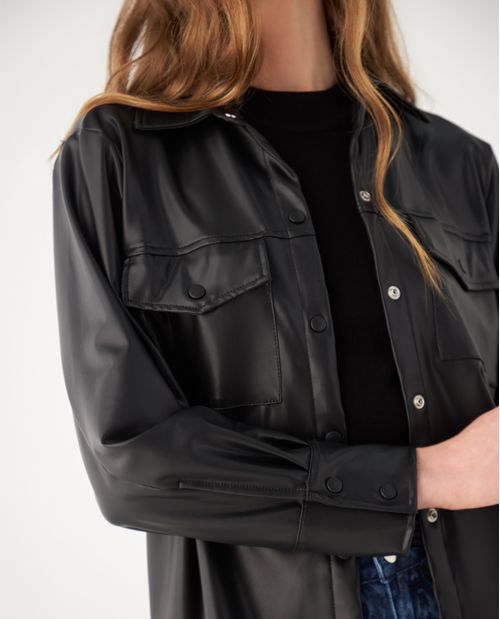 Chaqueta tipo cuero para mujer