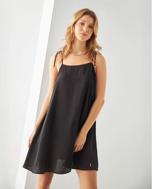 Vestido corto de tela fluida para mujer