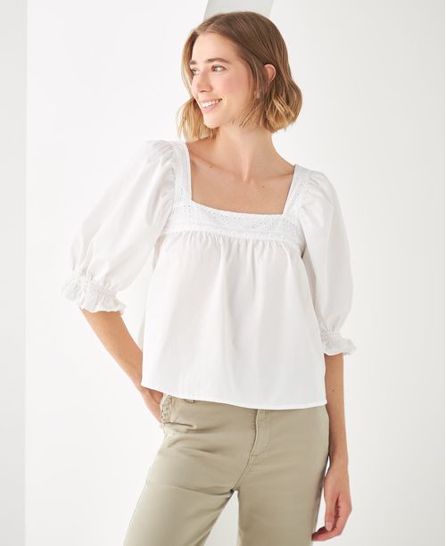 Camisa con diseño en ojalillo para mujer