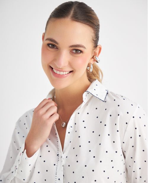 Camisa con detalles bordados para mujer