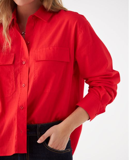 Camisa con bolsillos de tapa para mujer