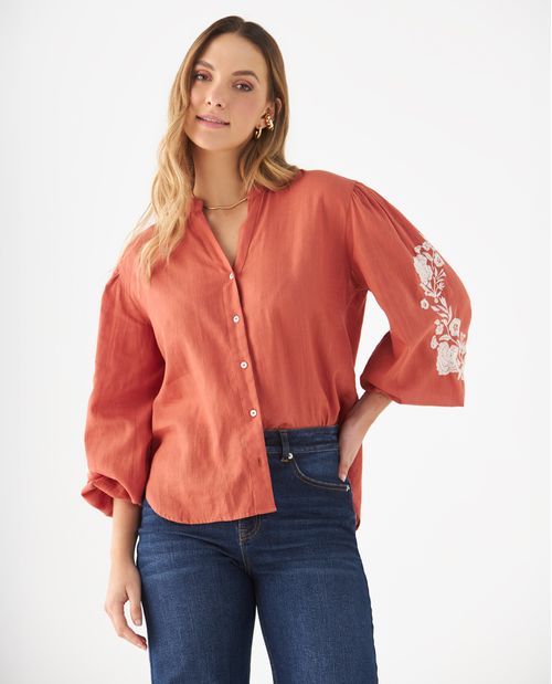 Camisa con detalles bordados para mujer