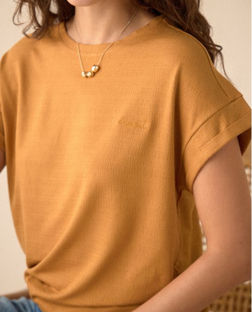 Camiseta con detalle bordado para mujer