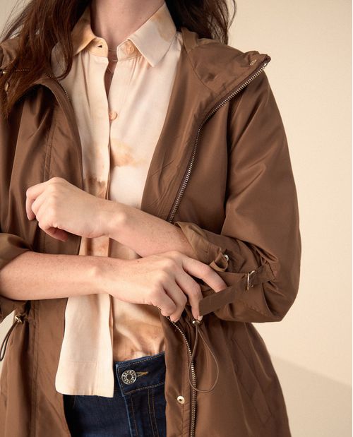 Chaqueta en tela impermeable para mujer