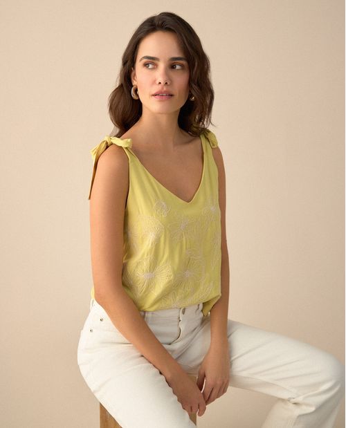 Camisa con escote en V para mujer