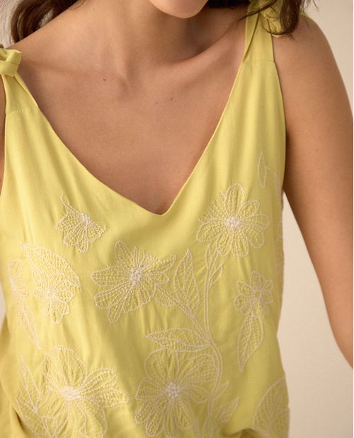 Camisa con escote en V para mujer
