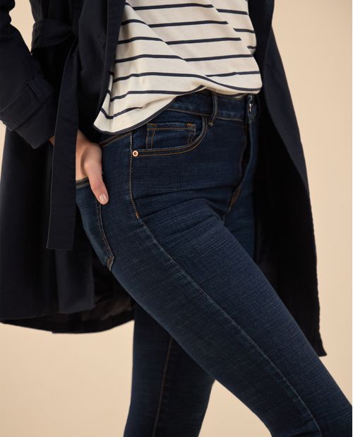 Jean Skinny de tono oscuro para mujer