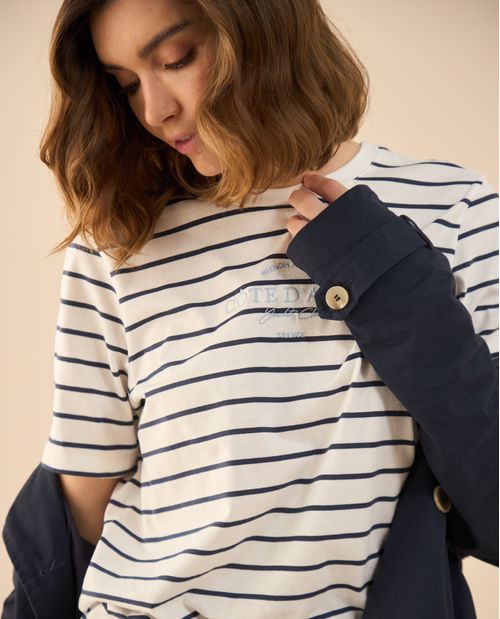 Camiseta con diseño a rayas para mujer