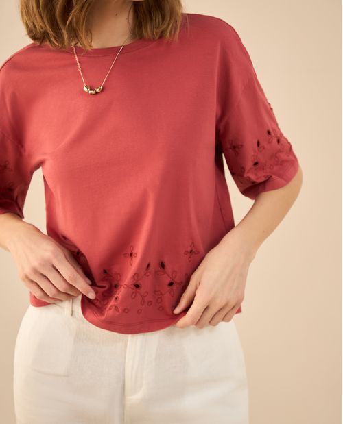 Camiseta con detalles desagujados para mujer