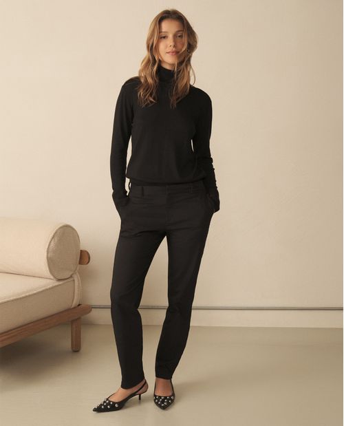 Pantalón chino tobillero silueta recta