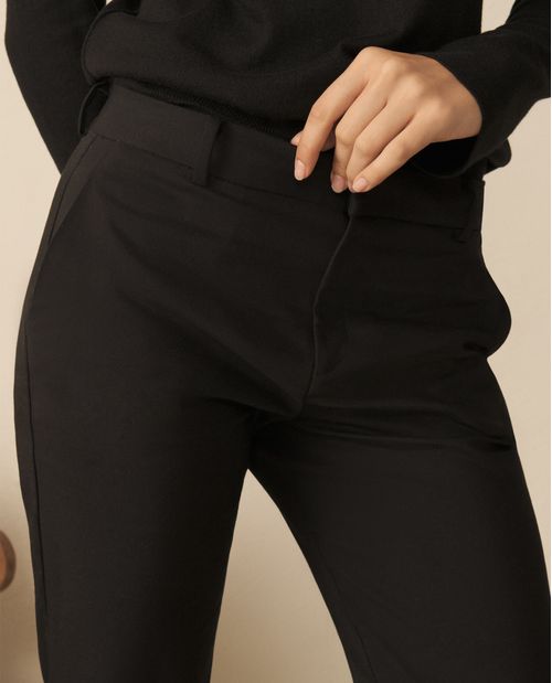 Pantalón chino tobillero silueta recta